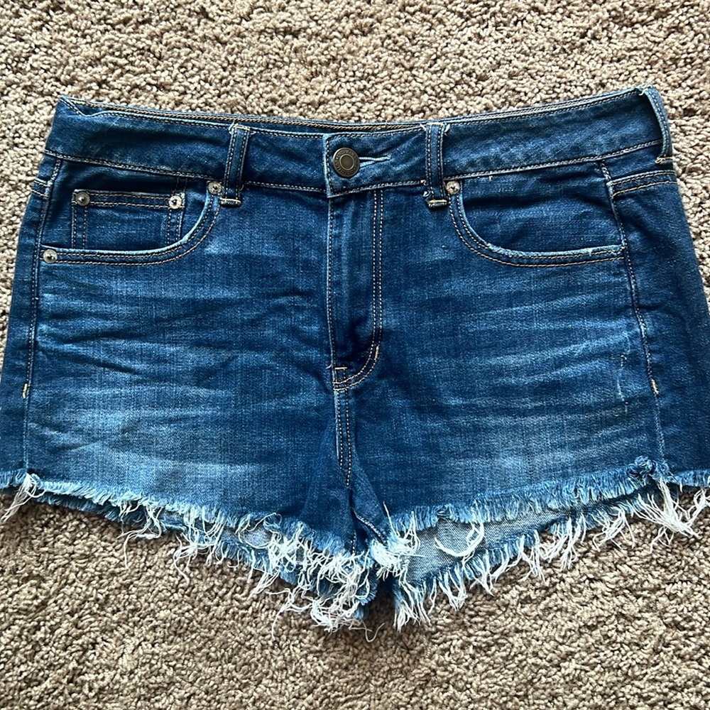 LIKE NEW American Eagle TomGirl shortie size 8 slight distressing